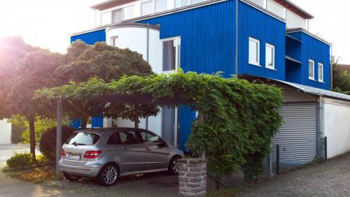 Freistehendes Büro- und Wohngebäude